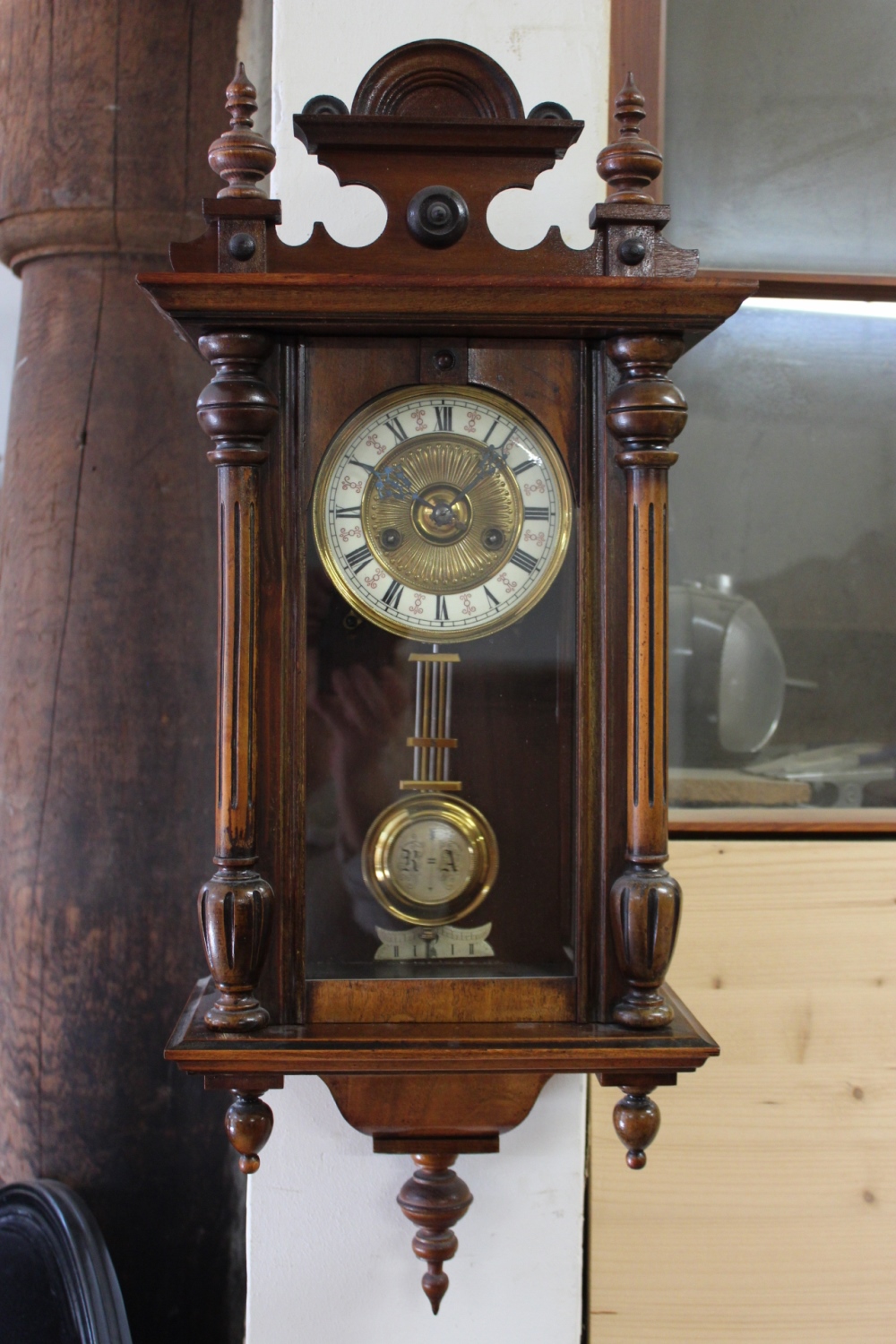 Regulator / Wanduhr Nussbaum